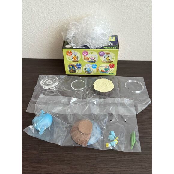 RE-MENT Pikmin Terrarium Collection 2 Figure - Frozen - Picture 2 of 4